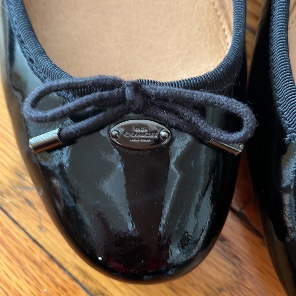 Coach patent leather shoes size 8 - Picture 7 of 9